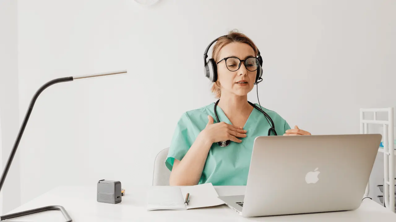 dentist attending seo meeting